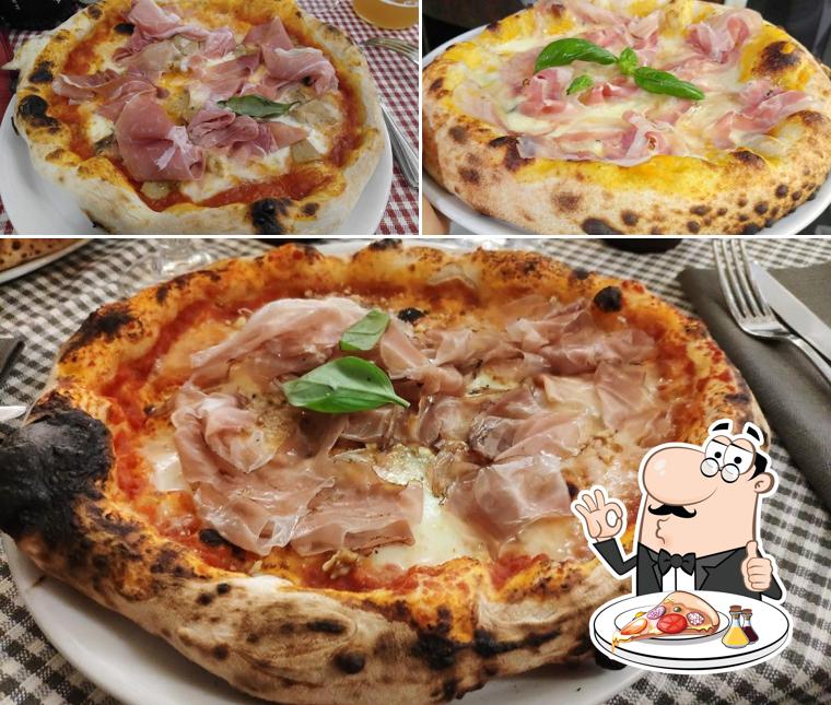 Prenditi una pizza a Pizzeria Santa Caterina
