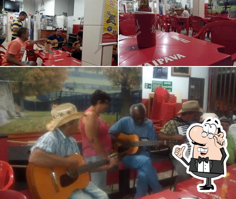 Veja imagens do interior do Recanto dos Violeiros