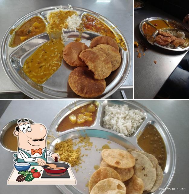 Chicken curry at Ambaji bhojnalaya & dharamshala