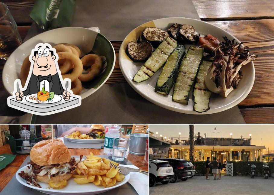 Guarda la immagine che mostra la cibo e esterno di Lhamburgeria