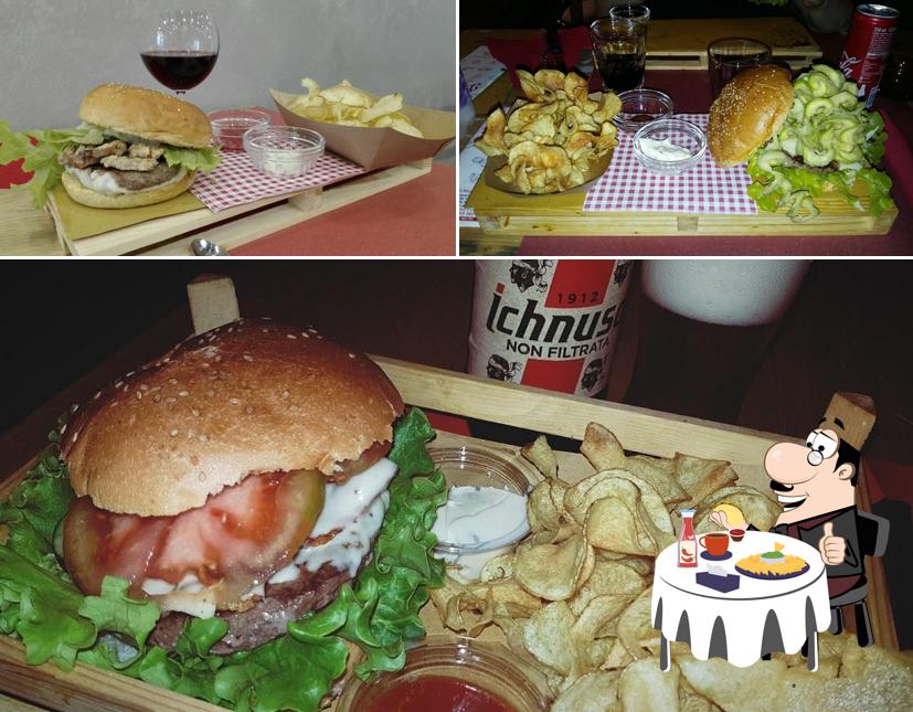 Prova uno dei tipi di hamburger serviti a Burghetto