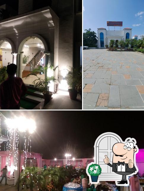 The exterior of Hotel Royal Palace