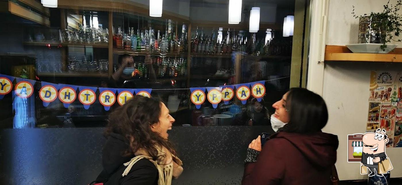 Gli esterni di Bar Unità