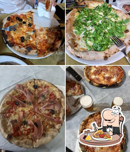 Prenditi una pizza a Ristorante Pizzeria Mataverna