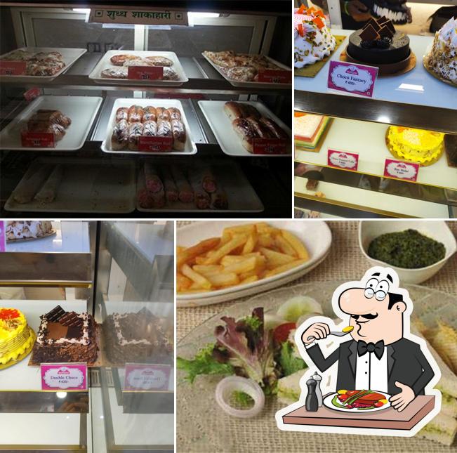 Food at MONGINIS CAKE SHOP (SECTOR-21)