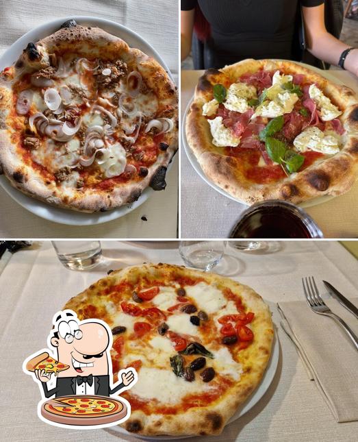 Prenditi una pizza a Ristorante Pizzeria Da Gina