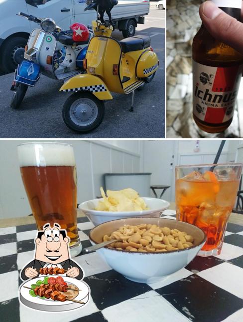 Guarda la foto che presenta la cibo e esterno di Bar Gigi