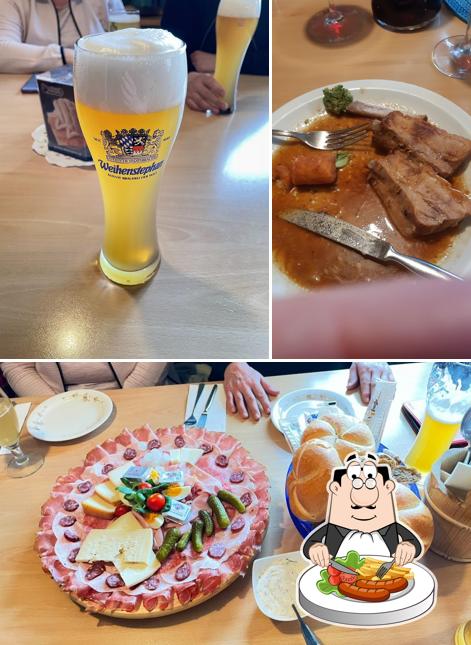 La cibo e interni del ristorante