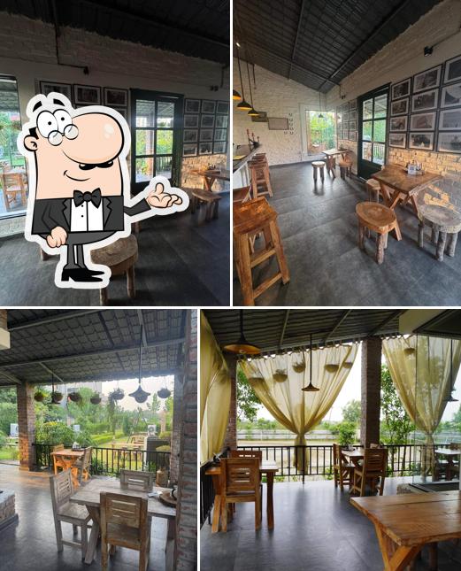 Check out how Caffe Cavallo looks inside