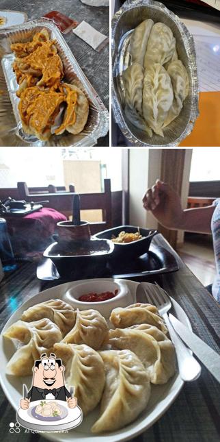 Dumplings at Momo Lovers