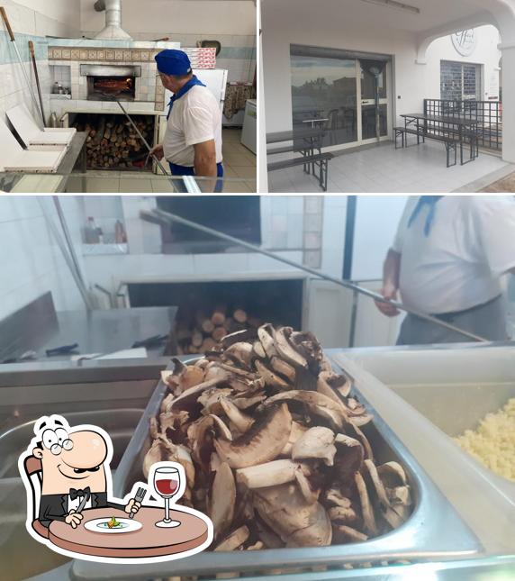 La cibo e esterno del ristorante