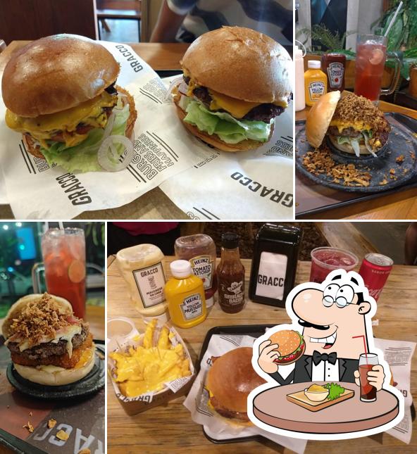 Delicie-se com um hambúrguer no Gracco Burger Ibiporã