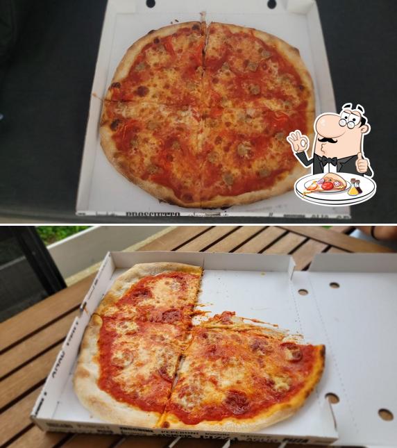Prenditi una pizza a Pizzeria La Ghiottona