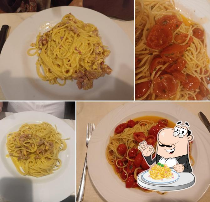 Spaghetti alla carbonara al Pizzeria Rio Di Frasca Natale