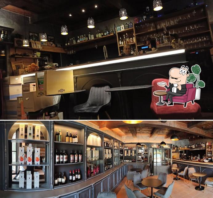Gli interni di Vineria Magistris