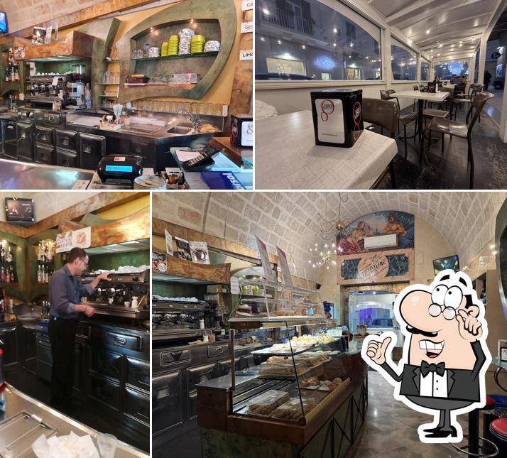 Dai un'occhiata agli interni di Iridium Café