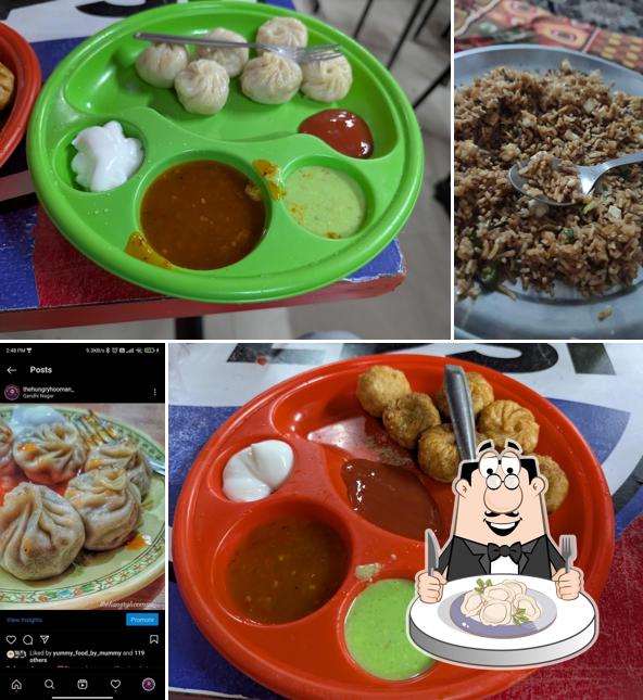Dumplings at Sanju Momo, Shastri Nagar
