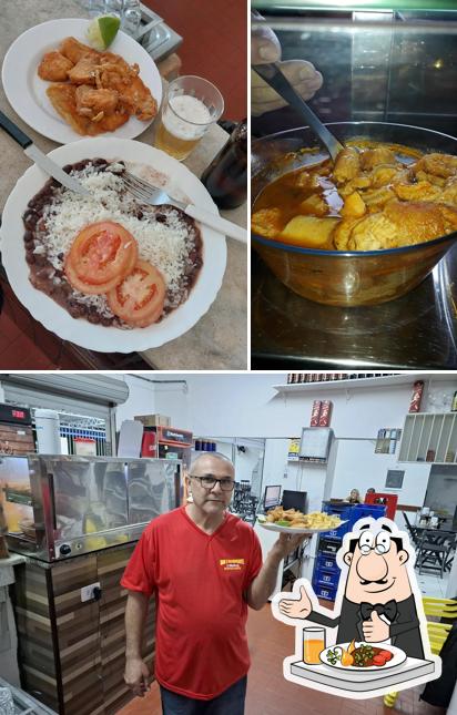 Esta é a foto apresentando comida e interior no Bar 2 Irmãos Potiguar's