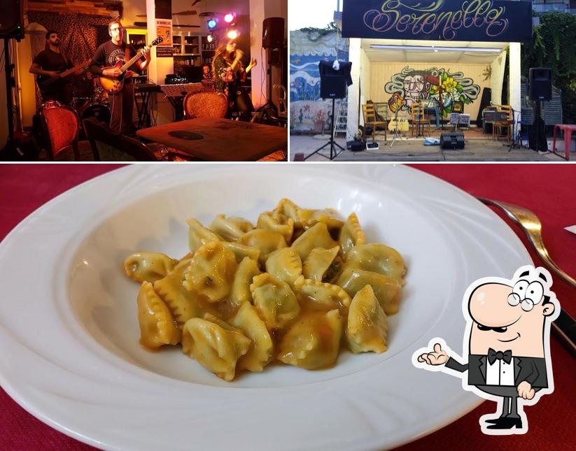 Siediti a un tavolo di BELLA RECCO