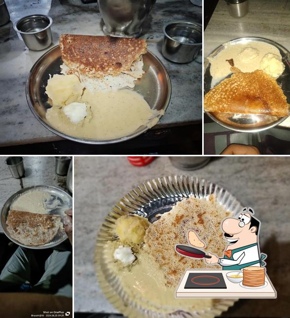 Pancakes at Shanthappa Benne Dose Hotel