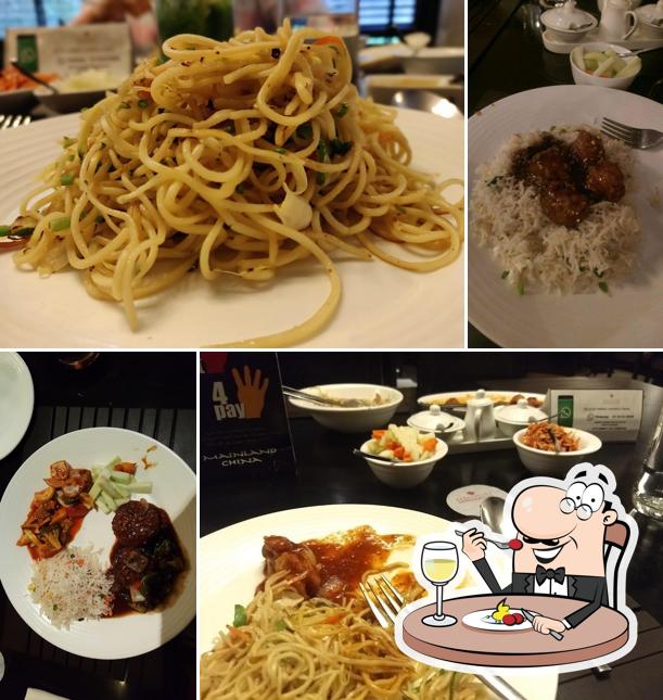 Meals at Mainland China New Delhi