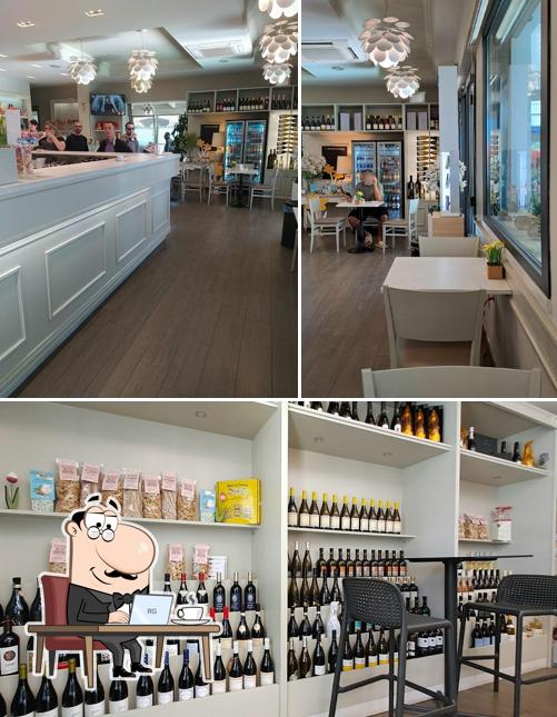 Gli interni di Caffè Imperial