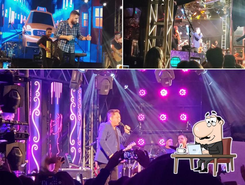 O interior do Cervejaria do Gordo Dance Bar