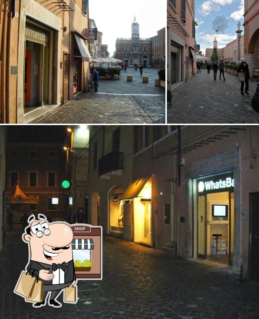 Guarda gli esterni di WhatsBar 24h