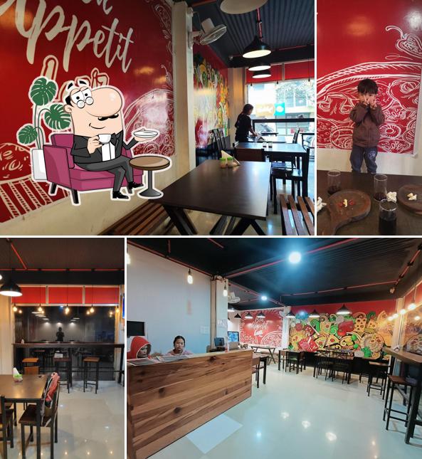 Check out how Laziz Pizza looks inside