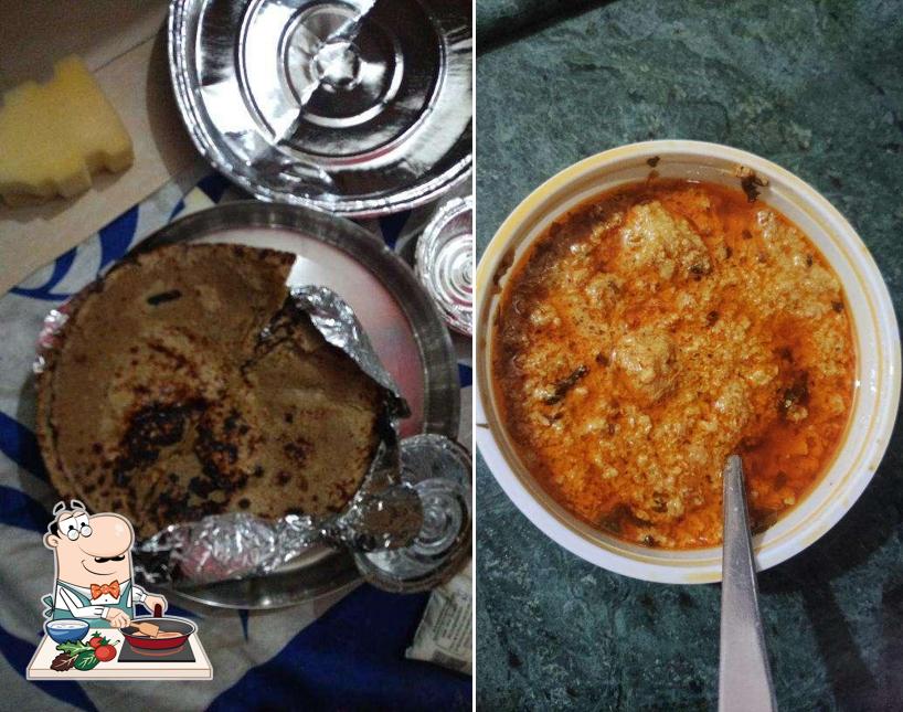 Chicken curry at Shree Mahaveer Rabdi Bhojnalya