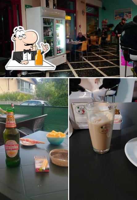 Goditi qualcosa da bere a Bar Da Checco