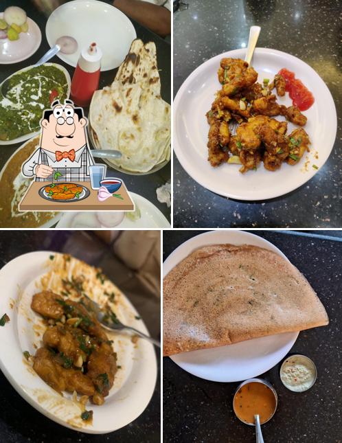 Chicken wings at Amanthrana Hotel