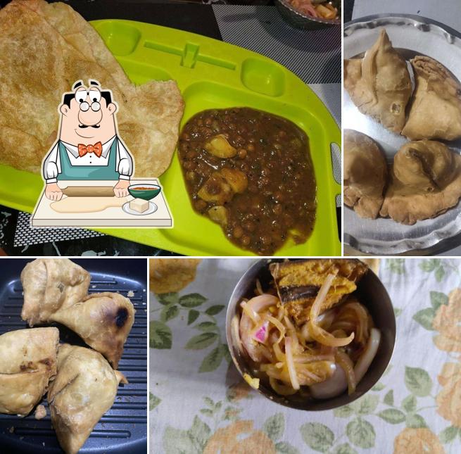 Samosa at Rawal Pindi Sweet Shop