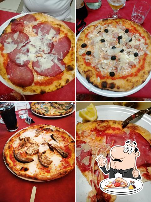Ordina tra le svariate varianti di pizza