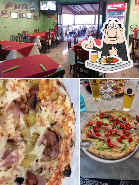La cibo e interni del ristorante