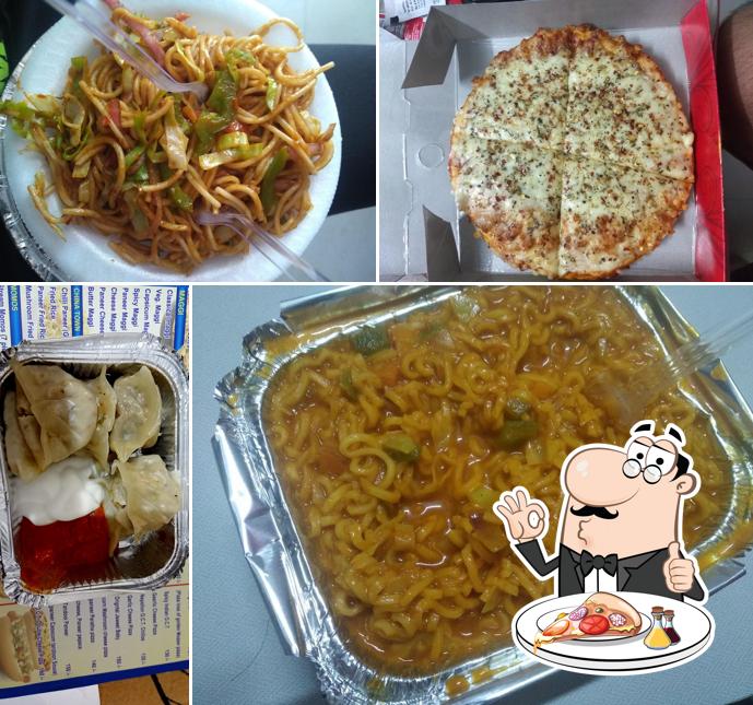 Try out pizza at Bhukkad fast food corner