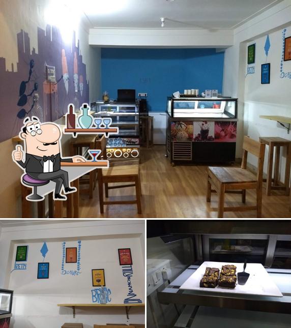 The interior of Dose of Desserts