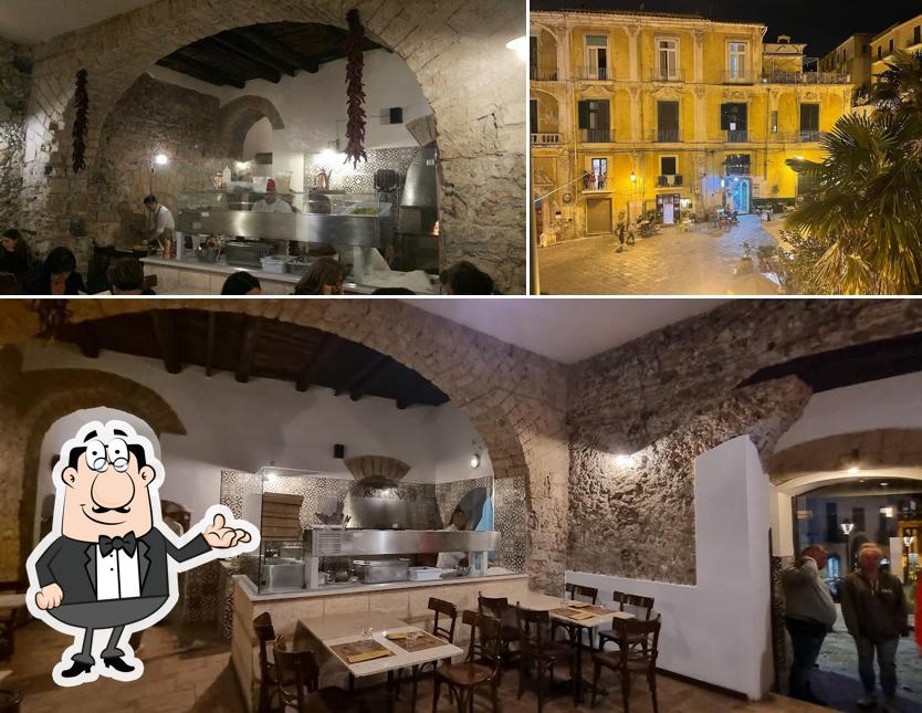 Questa è la immagine che presenta la interni e esterno di Pizzeria Criscemunno