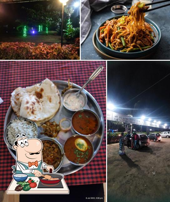 Chicken curry at Hotel Shetkari Mala