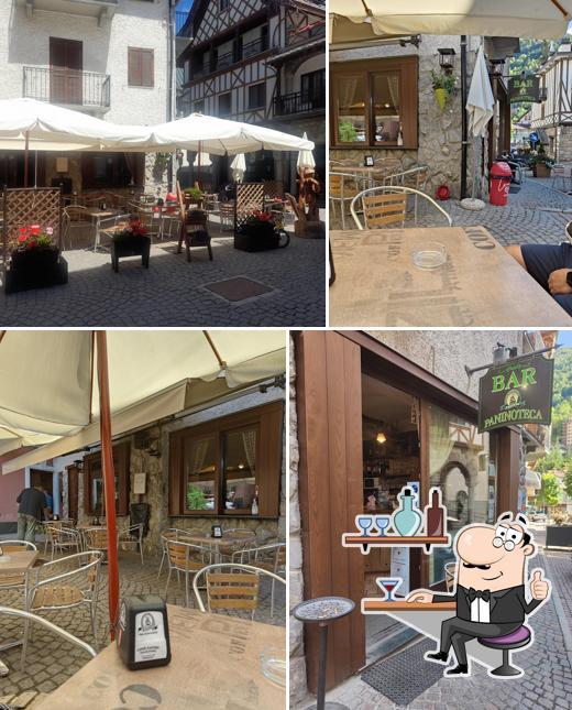 Dai un'occhiata agli interni di Bar Paninoteca