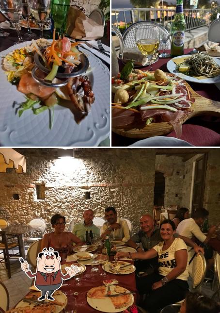 Ristorante Pizzeria D'aprile E D'aprile Dgr Snc si caratterizza per la cibo e interni