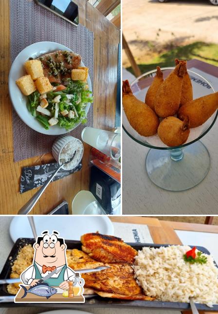 Salmão grelhado em Divina Maloca, Comida Mineira Carnes Saladas
