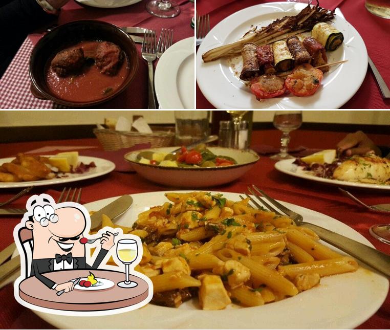 Platti al Trattoria Ai Cascinari