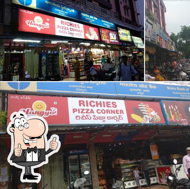 Here's an image of Richies Pizza Corner