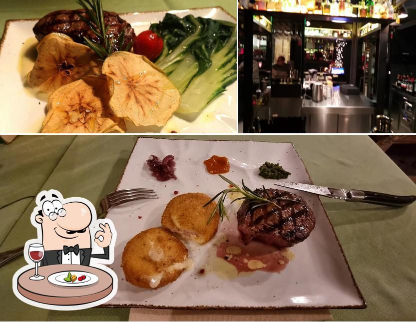 La cibo e bancone da bar del ristorante