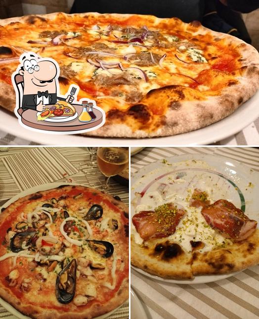Ordina una pizza a La Rotonda Ristorante Pizzeria