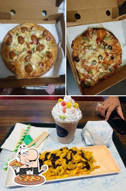 Pick pizza at House of Tipsy Grill - Best Cafe In Agra