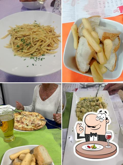 Cibo al Ristorante Pizzeria Il Gatto Rosso