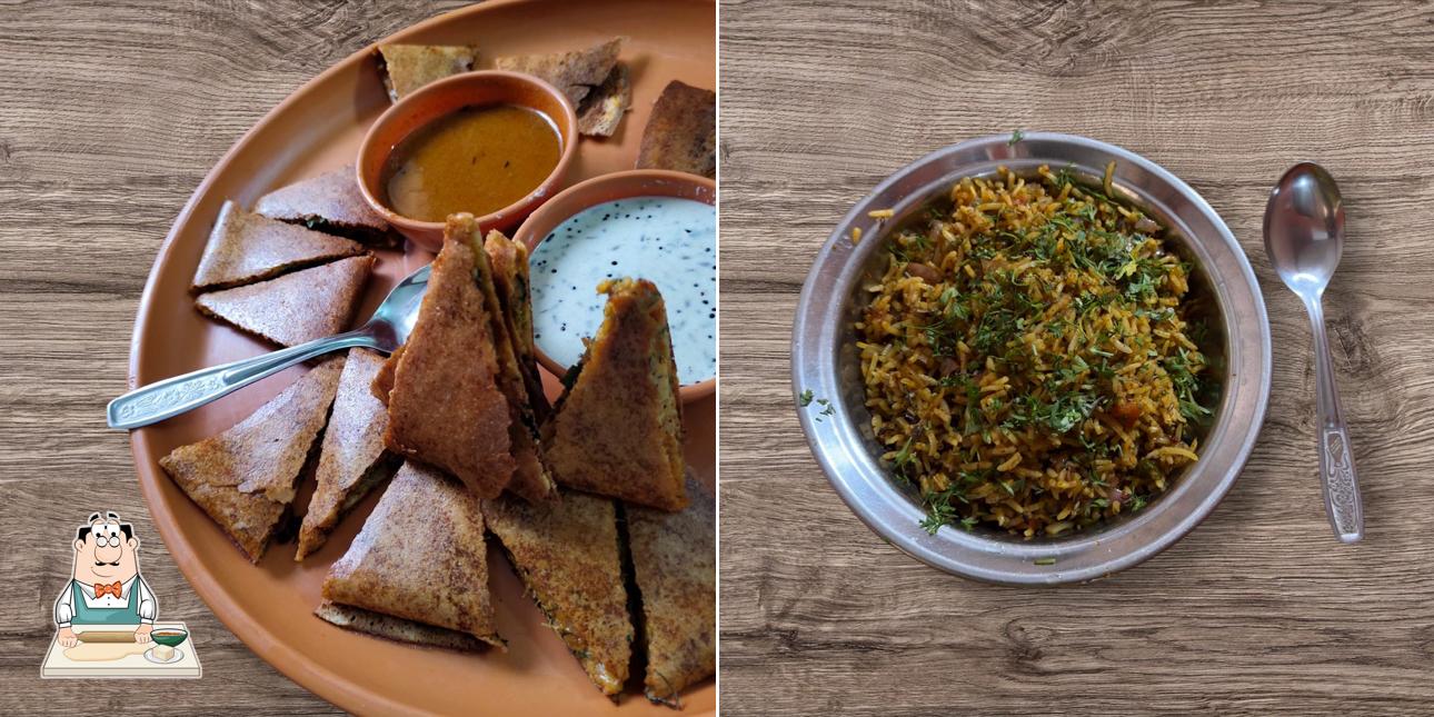 Samosa at Venkateshwara Food Corner