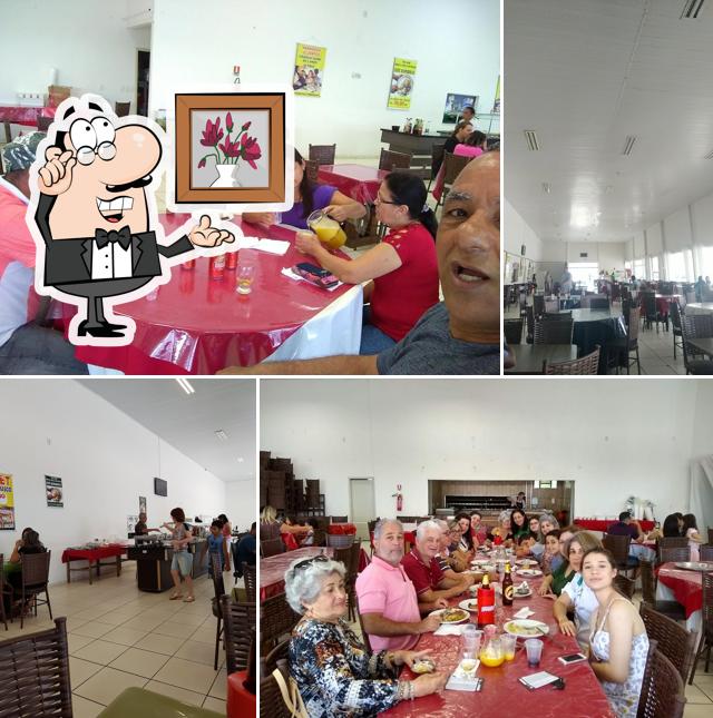 Sente em uma das mesas no Churrascaria Brasil